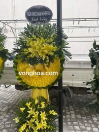 Vòng hoa tang lễ tại 103 Hà Đông